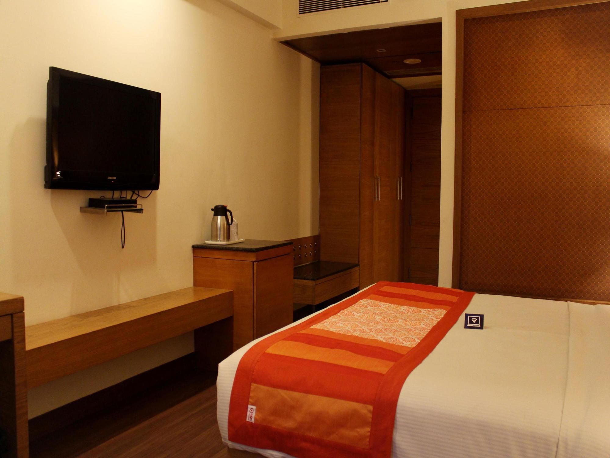 Oyo Premium Sector 31 Faridabad Hotel Exterior photo