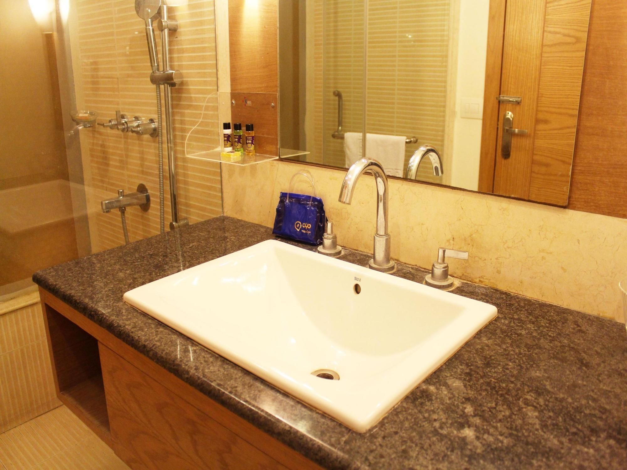 Oyo Premium Sector 31 Faridabad Hotel Exterior photo